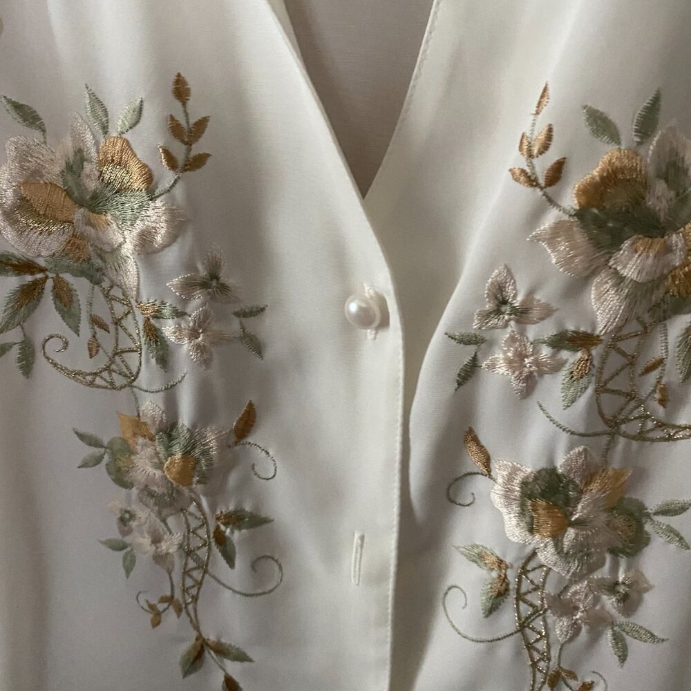 Blouse - Picture 2 of 3
